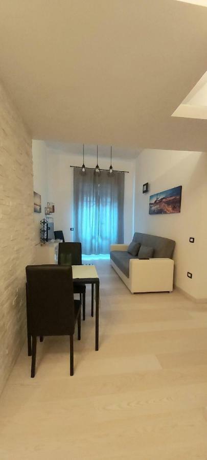 Suite 332 كالياري المظهر الخارجي الصورة